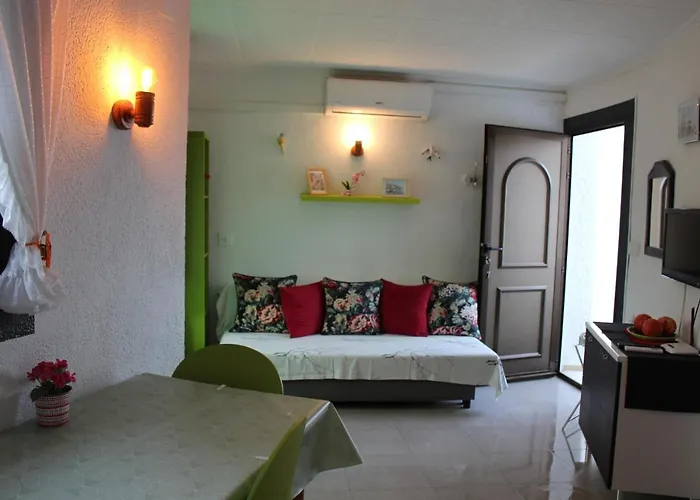 Oasis Park アパート デニア